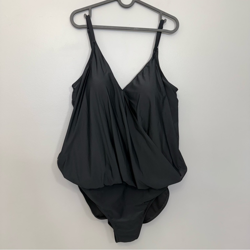 Simon Chang Solutions Women's Black One Piece
Swimsuit Blouson V Neck Size US 16